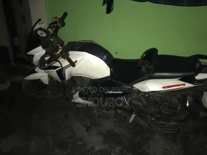 TVS Apache RTR 160 2V 2019 White