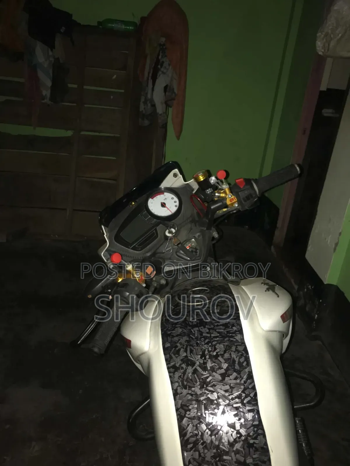 TVS Apache RTR 160 2V 2019 White