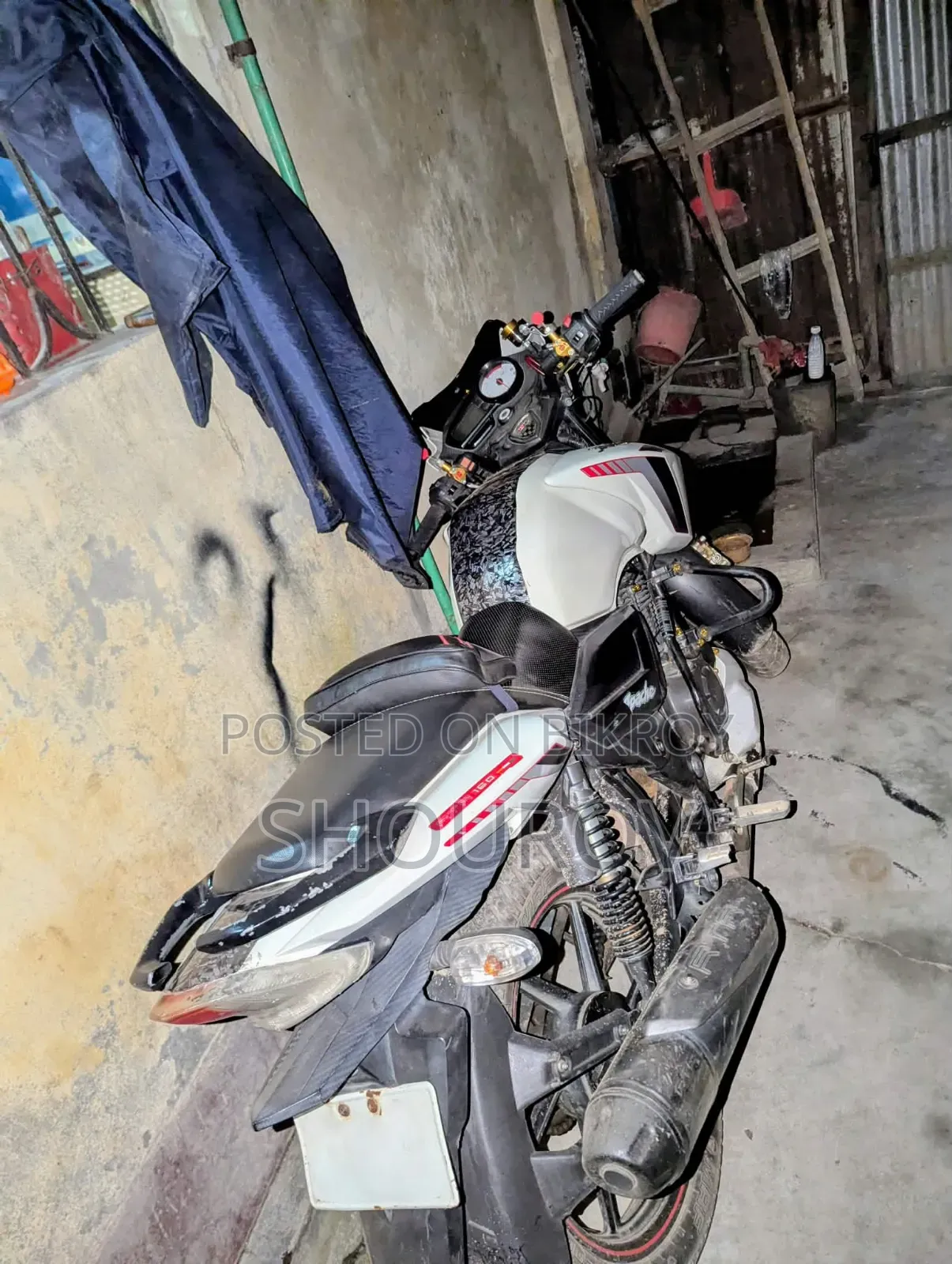 TVS Apache RTR 160 2V 2019 White