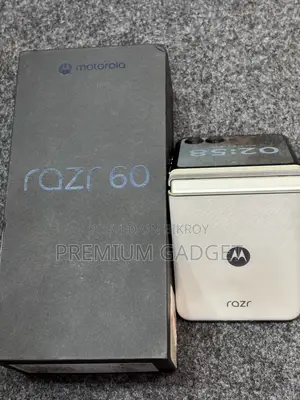 Motorola Razr 60 256 GB White