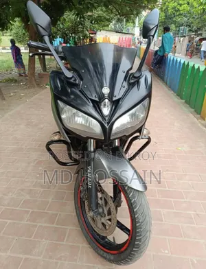 ইয়ামাহা ফেজার ভি২ ২০১৯ কালো