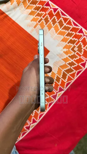 Apple iPhone 15 128 GB Green