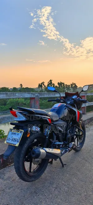 TVS Apache RTR 160 2V 2025 Black