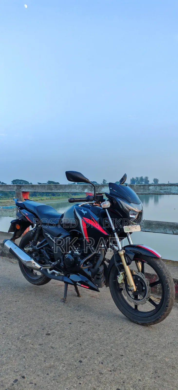 TVS Apache RTR 160 2V 2025 Black