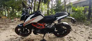 KTM Duke 125 2024 White