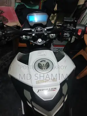Hero Thriller 160R 2021 White