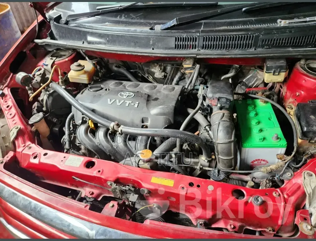 Toyota Raum 2006 Red