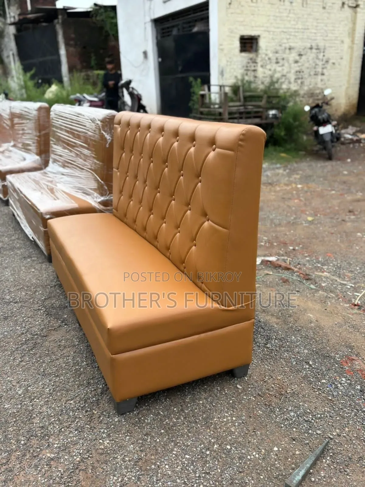 রেস্তোরাঁর সোফা Rexin and Fabric Available
