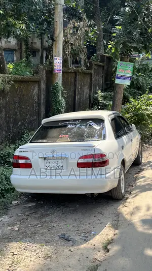 টয়োটা করোলা ১.৯ ডি সেডান ২০০০ হোয়াইট