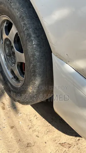 টয়োটা করোলা ১.৯ ডি সেডান ২০০০ হোয়াইট
