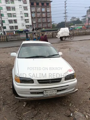 Toyota Corolla Sedan 1995 White