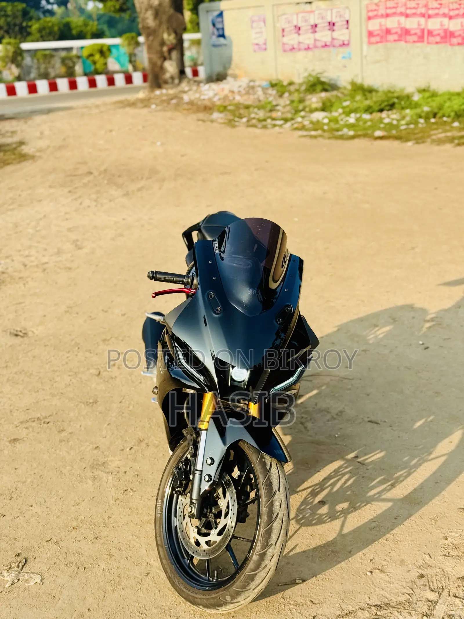 ইয়ামাহা ২০২৩ কালো