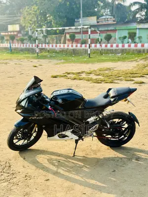 ইয়ামাহা ২০২৩ কালো