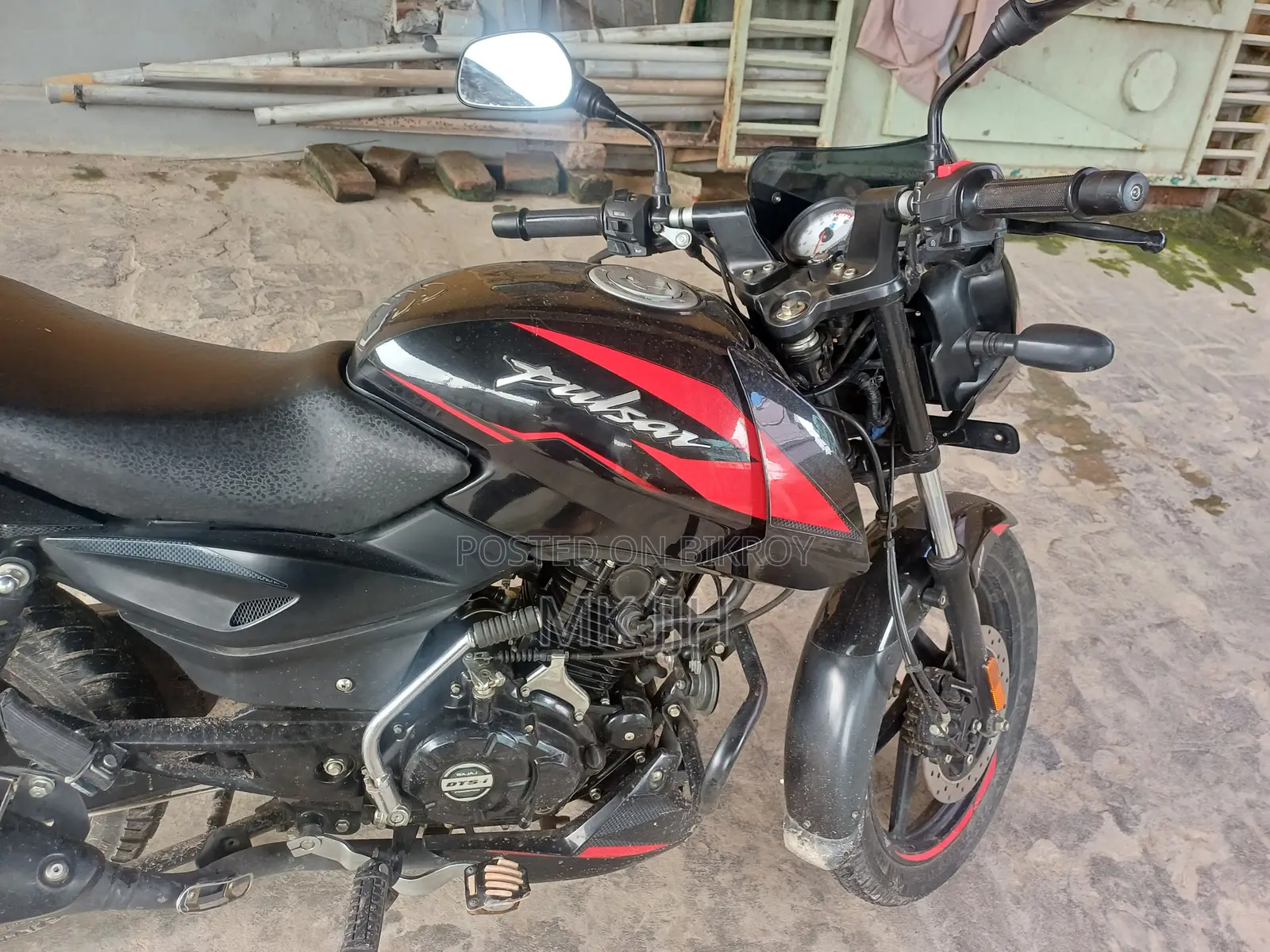 Bajaj Pulsar 150 2025 Red