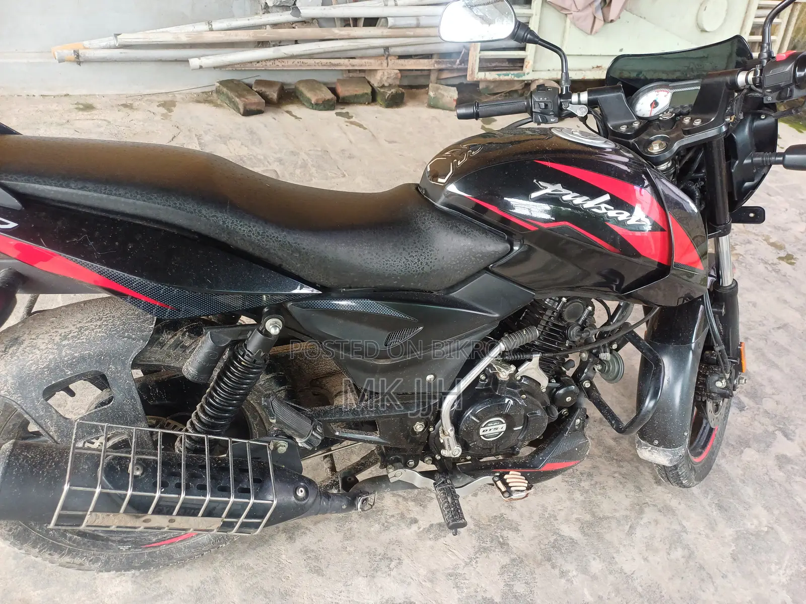 Bajaj Pulsar 150 2025 Red