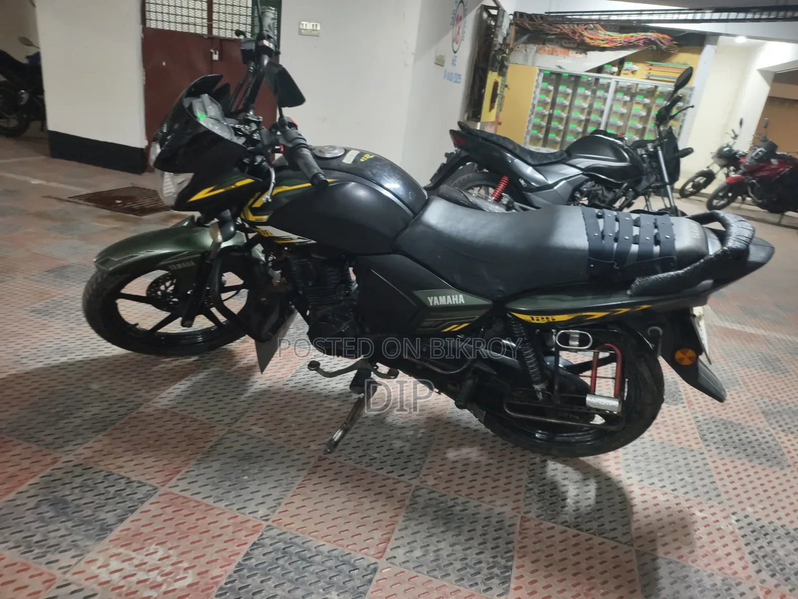 ইয়ামাহা সালুটো ১২৫ ২০১৮ ব্ল্যাক