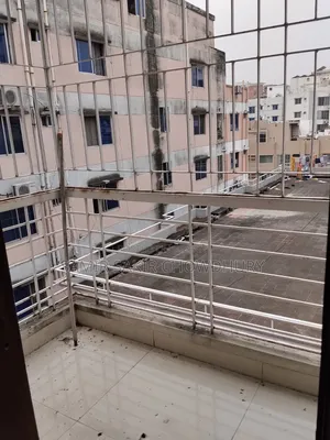 বসুন্ধরায় ৩ বেডরুমের অ্যাপার্টমেন্ট বিক্রয়ের জন্য