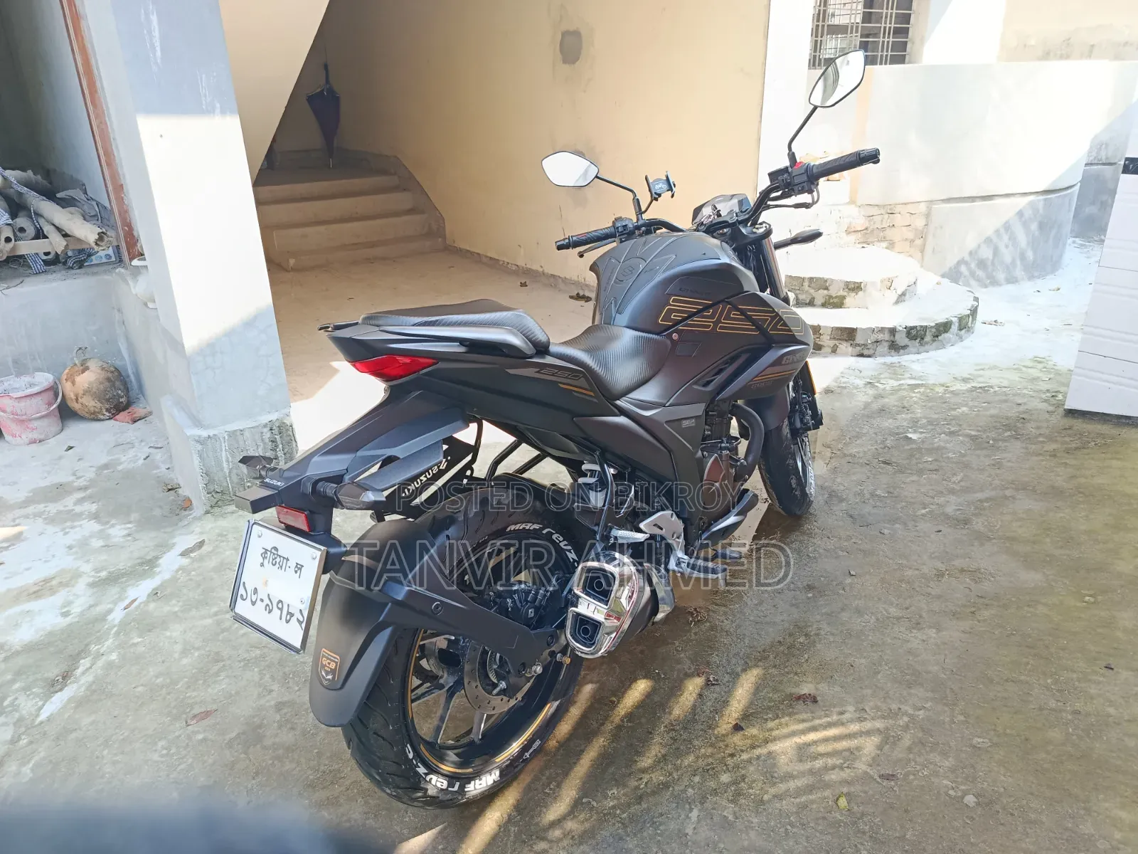 সুজুকি জিক্সার ২৫০ ২০২৪ ব্ল্যাক