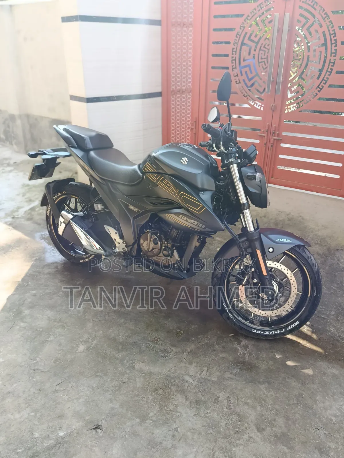 সুজুকি জিক্সার ২৫০ ২০২৪ ব্ল্যাক