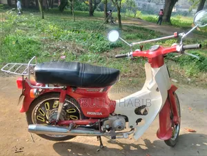 হোন্ডা ২০০১ লাল