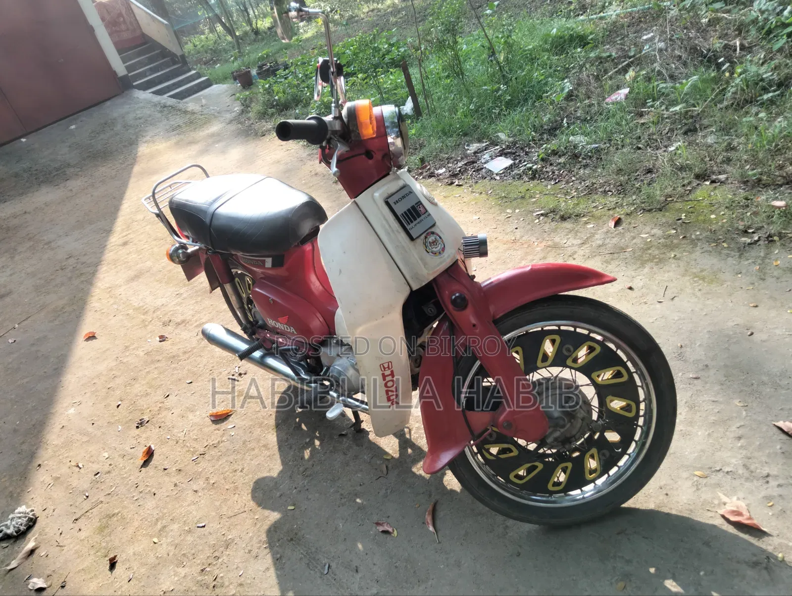 হোন্ডা ২০০১ লাল
