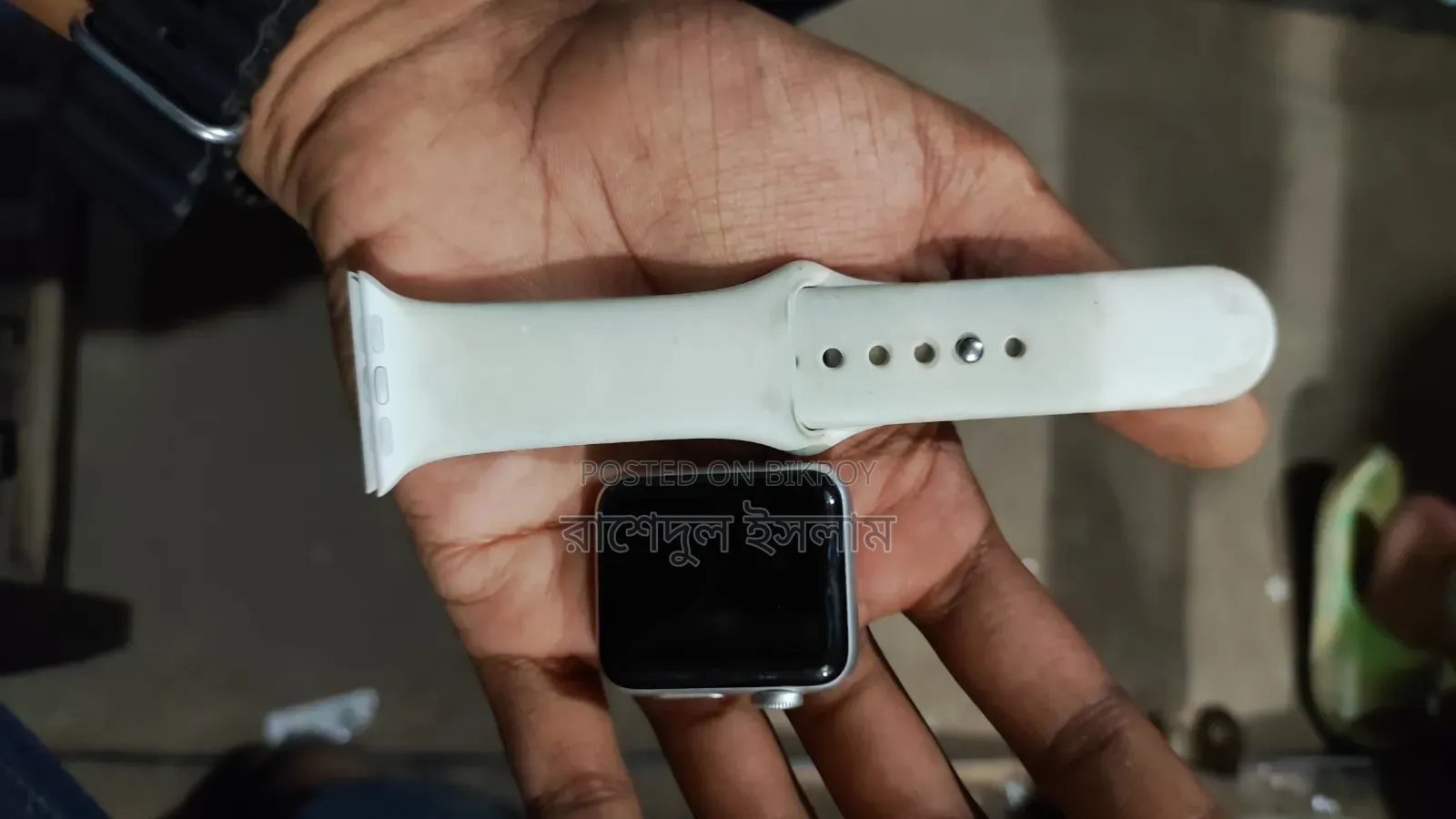 Apple Watch Series 3 38mm (Battery Dead)