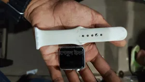 Apple Watch Series 3 38mm (Battery Dead)