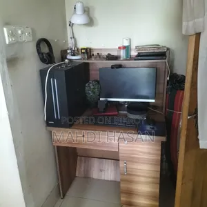 কম্পিউটার টেবিল বিক্রি হবে!