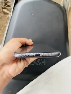 Apple iPhone 11 64 GB Black