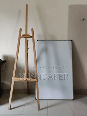 হোয়াইট বোর্ড এবং স্ট্যান্ড