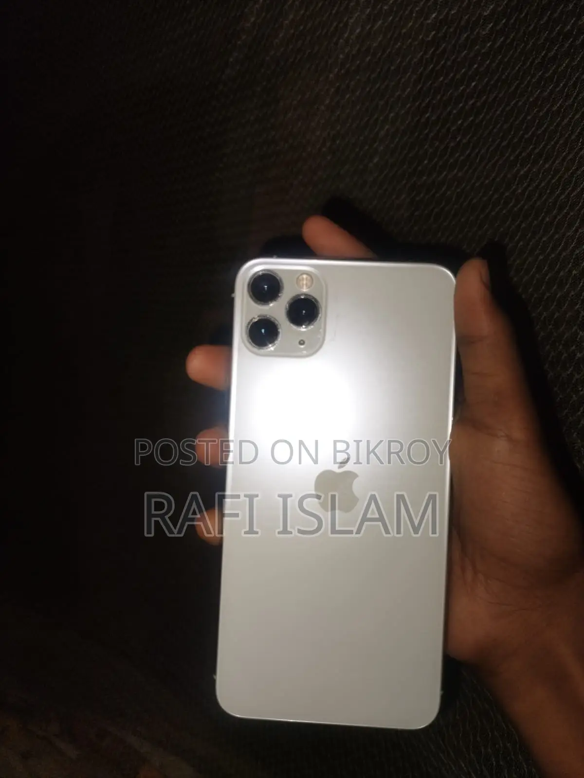অ্যাপল আইফোন ১১ ৬৪ জিবি হোয়াইট