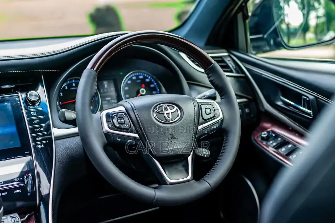 Toyota Harrier 2.0 2014 Black