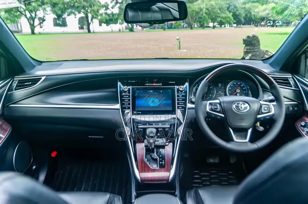 Toyota Harrier 2.0 2014 Black