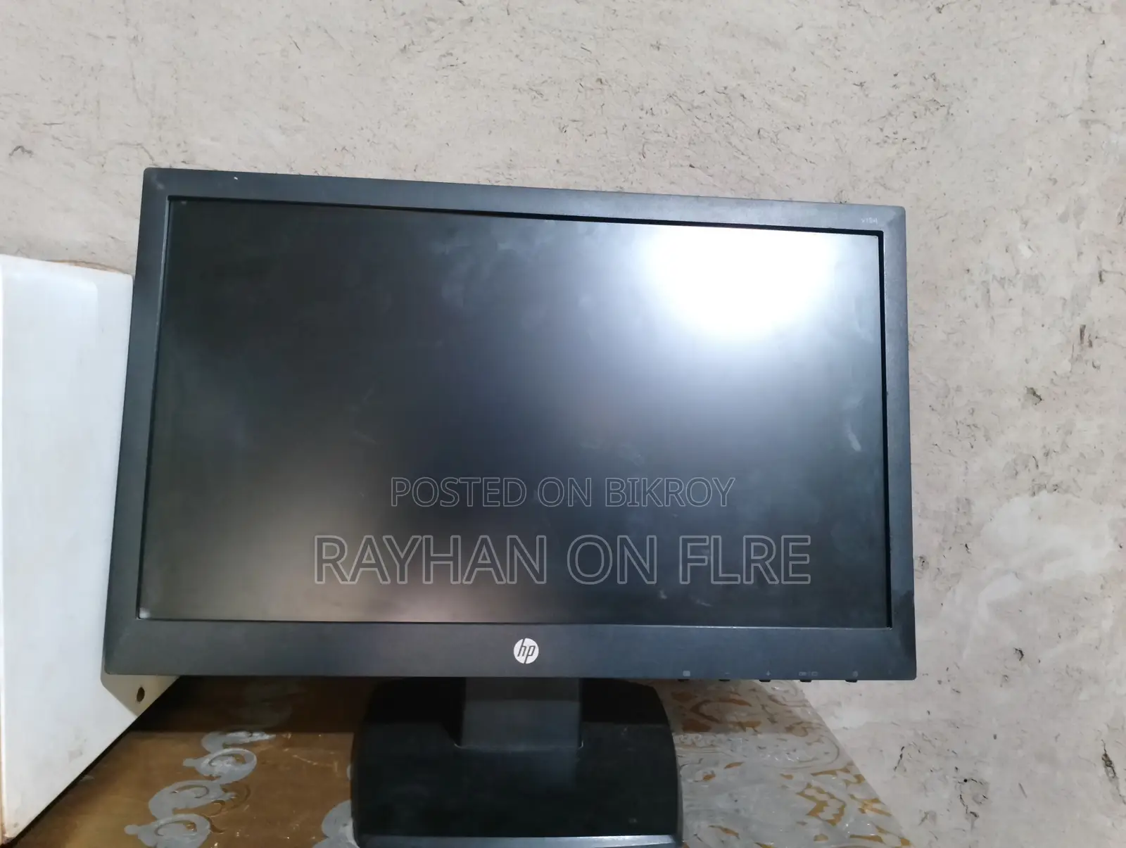 HP 19 Inch Monitor - Power Issue - For Parts / Repair