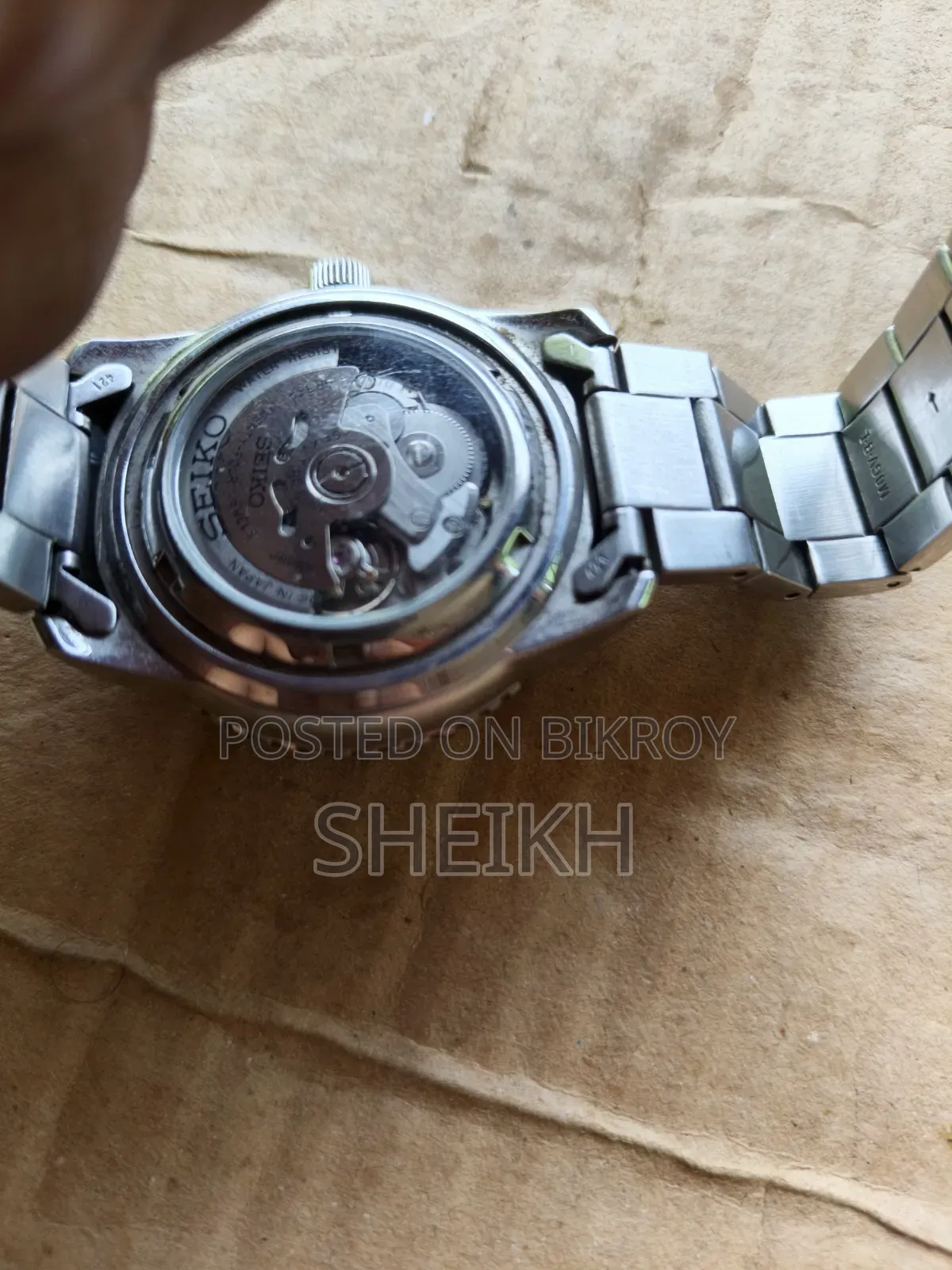 একটি ঘড়ি বিক্রি করতে চাই