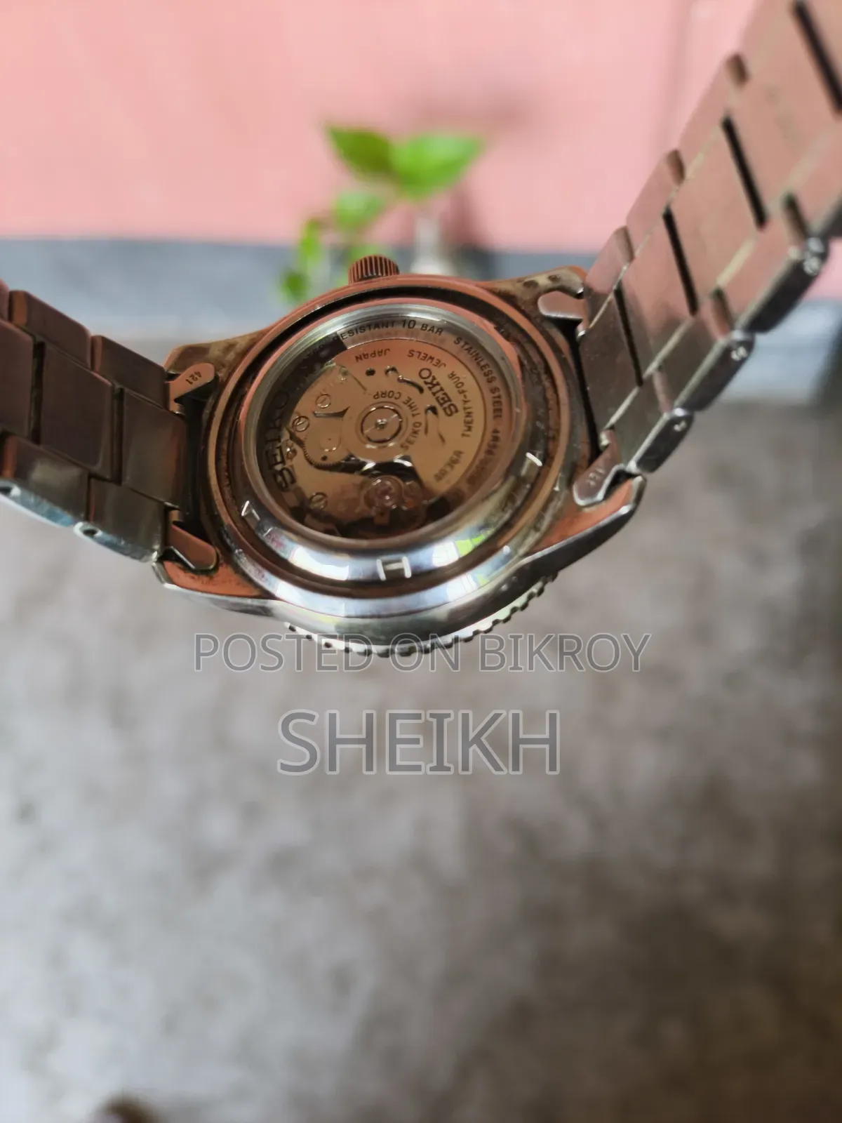 একটি ঘড়ি বিক্রি করতে চাই