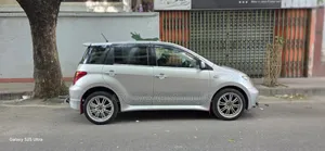 টয়োটা আইএসটি ২০০৪ সিলভার