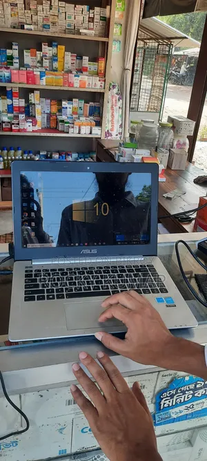 Asus Laptop 4GB Intel 1T SSD