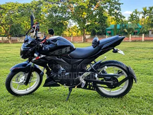সুজুকি জিক্সার ২০১৯ কালো