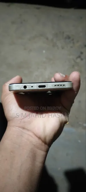 রিয়েলমি সি৬১ ১২৮ জিবি সাদা