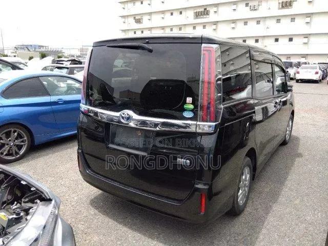 Toyota Noah 2.0 AWD (7 Seater) 2021 Black
