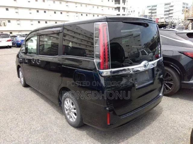 Toyota Noah 2.0 AWD (7 Seater) 2021 Black