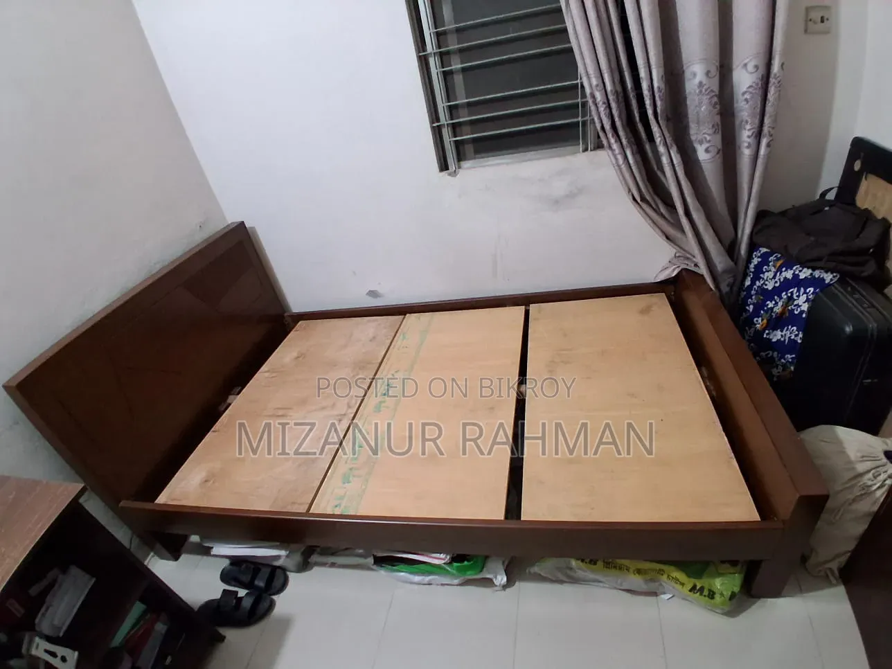 Semi Double Bed