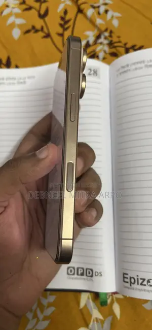 Apple iPhone 16 Pro 128 GB Gold