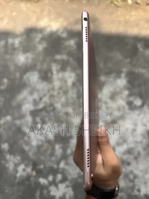 Apple iPad 9.7 128 GB Gold