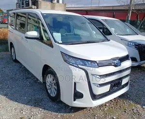 Toyota Noah 2022 Pearl