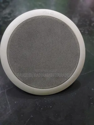 চারটি স্পিকার বিক্রি করা হবে।