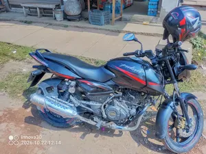 বাজাজ পালসার ১৫০ ২০১৮ লাল