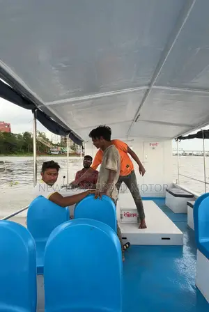 ফাইবারগ্লাস ট্রলার
