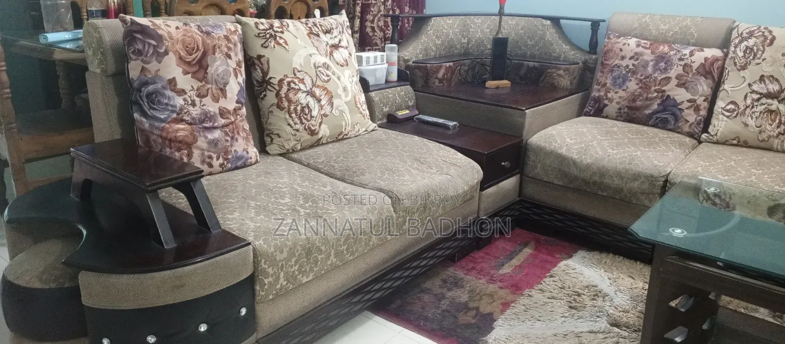 Sofa set with table for sale,